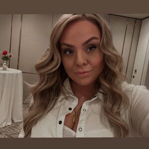 Meet your Posher, Eydís